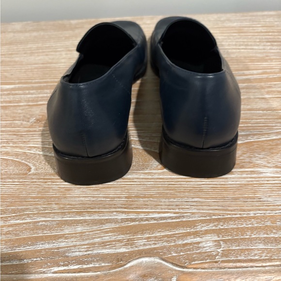 Easy Spirit Squared Toe Loafers. Navy Leather - Picture 2 of 3